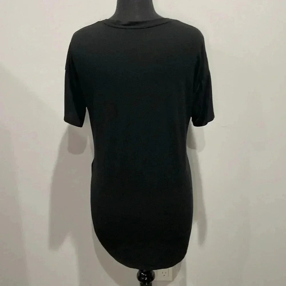 Dex | V-Neck T-Shirt - Picture 3 of 4